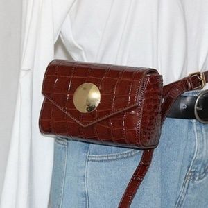 Vintage Style Brown Alligator Pattern Belt Bag